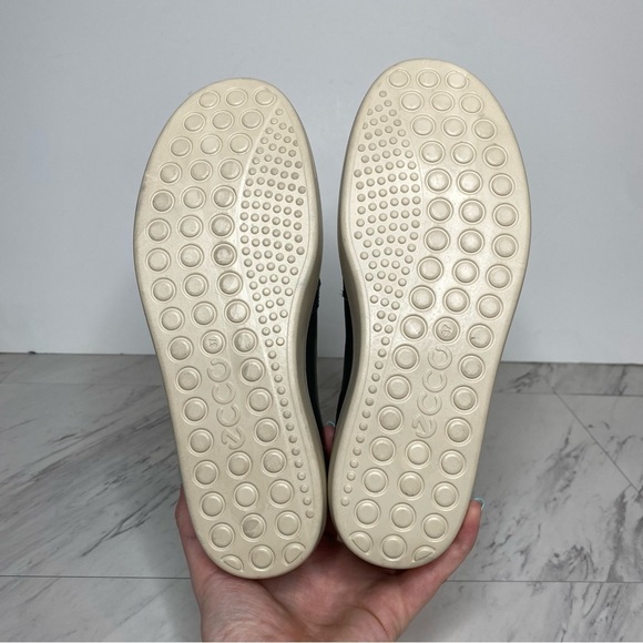 New! Ecco Classic Leather Slip On Sneaker 6 - Picture 12 of 13